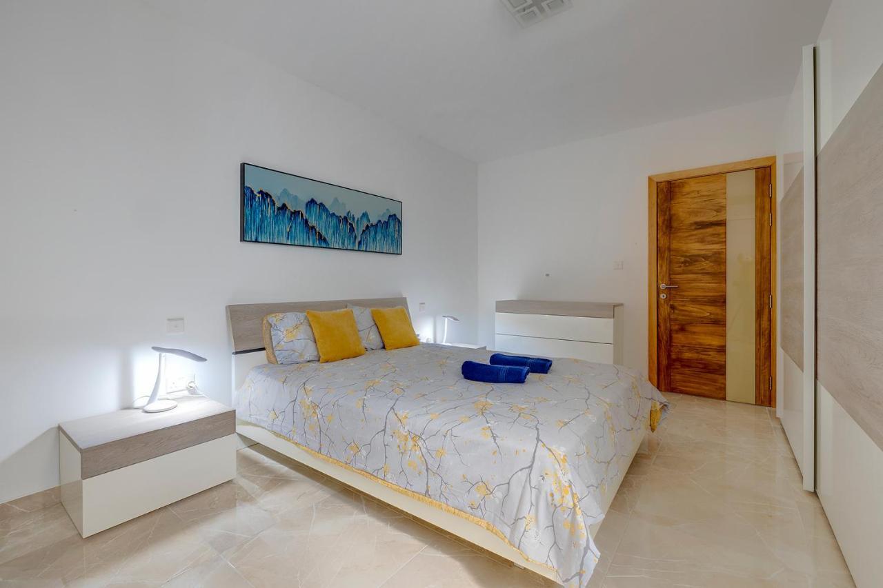 Modern 2Br Apartment In Central St Julian'S San Julián Exterior foto