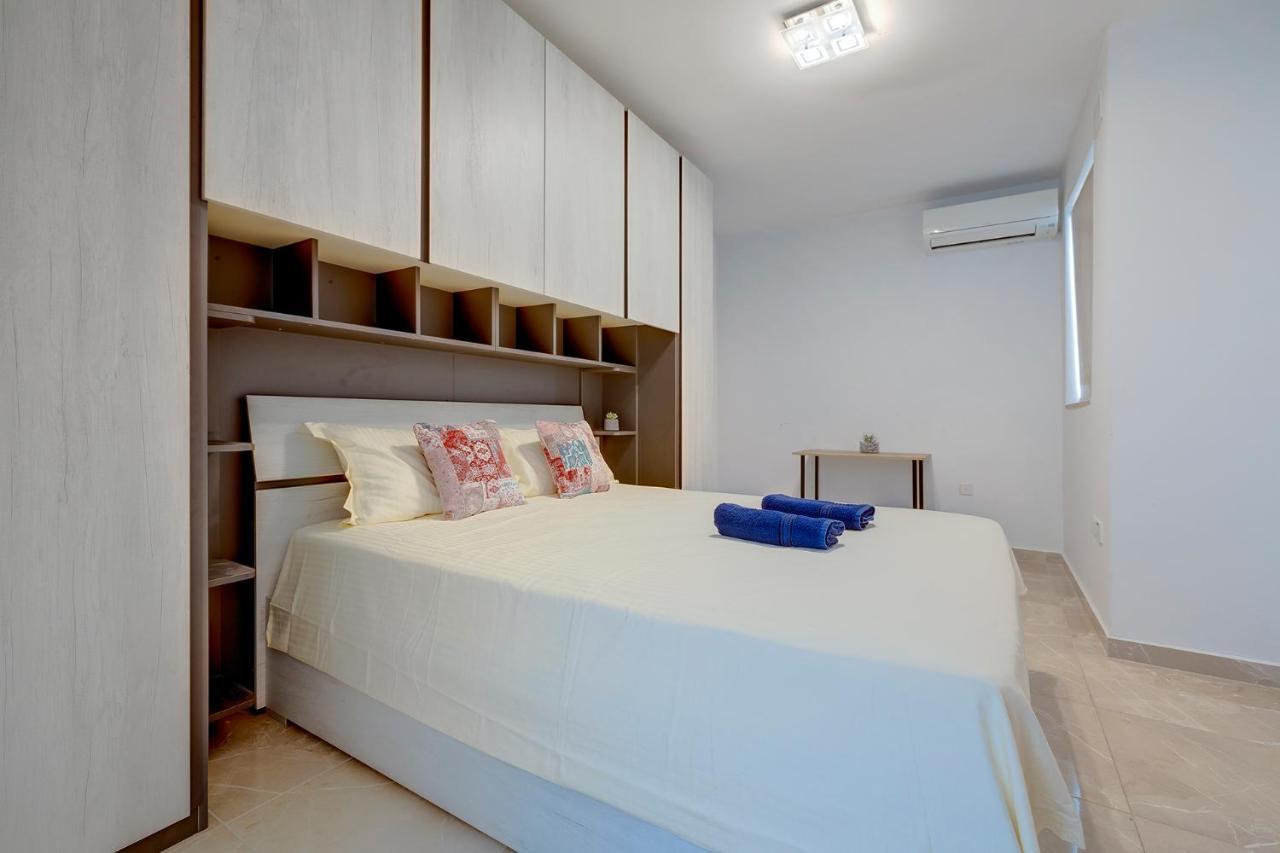 Modern 2Br Apartment In Central St Julian'S San Julián Exterior foto